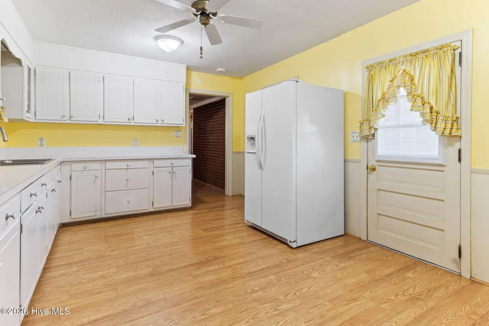 593 Singletary Mill Pond Road Bladenboro, NC 28320