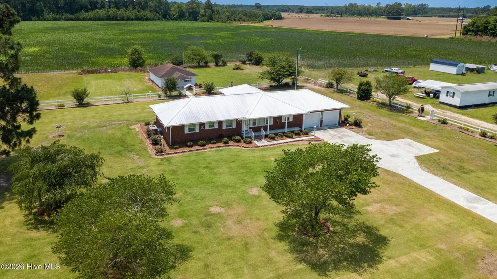 593 Singletary Mill Pond Road Bladenboro, NC 28320