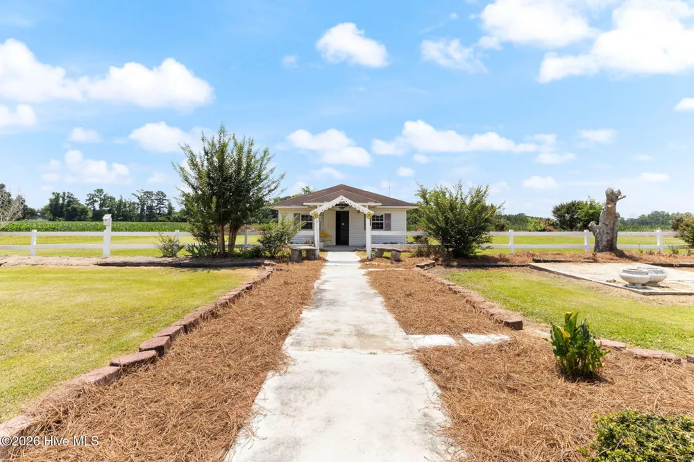 593 Singletary Mill Pond Road Bladenboro, NC 28320