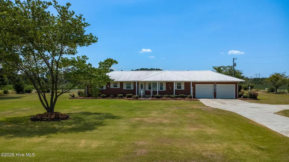 593 Singletary Mill Pond Road Bladenboro, NC 28320