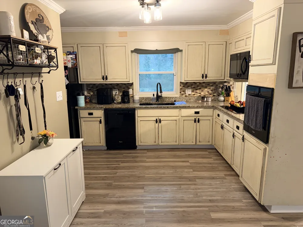 171 Candy CIR Winterville, GA 30683