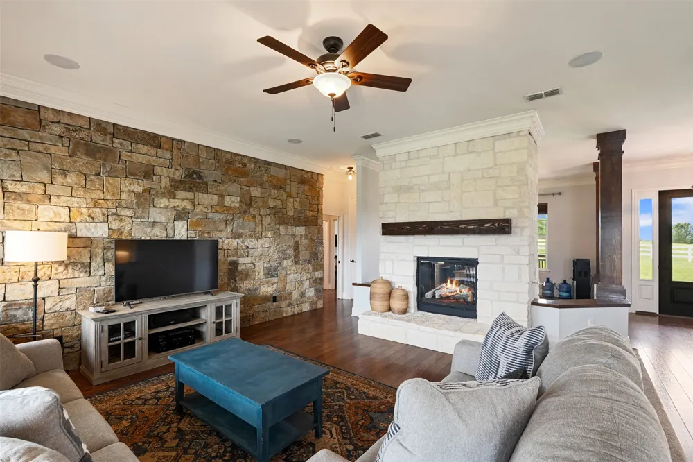 6870 Shore Crest Way Athens, TX 75752