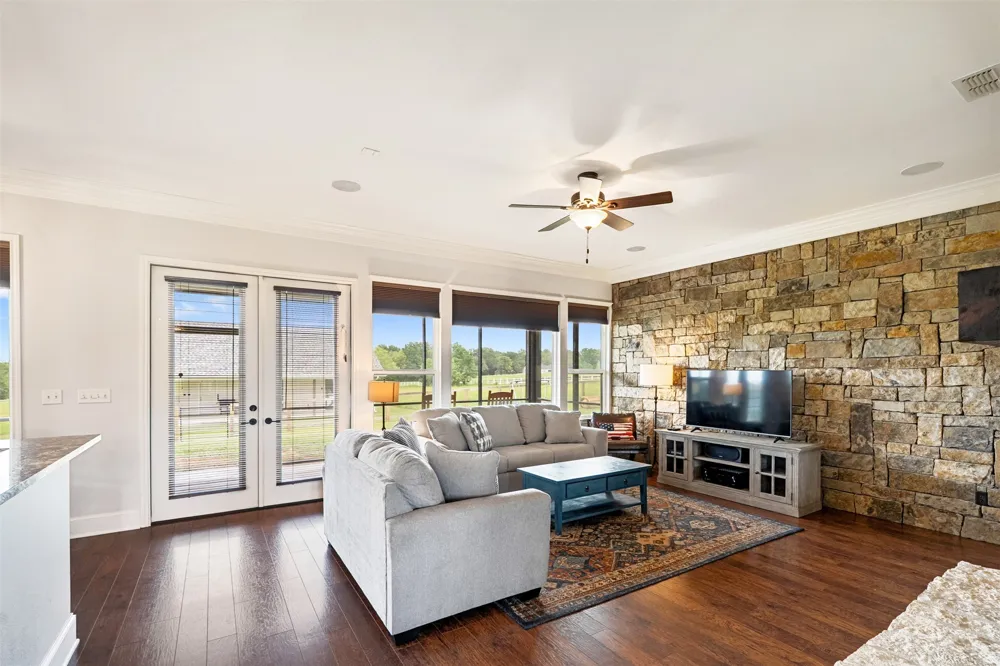 6870 Shore Crest Way Athens, TX 75752