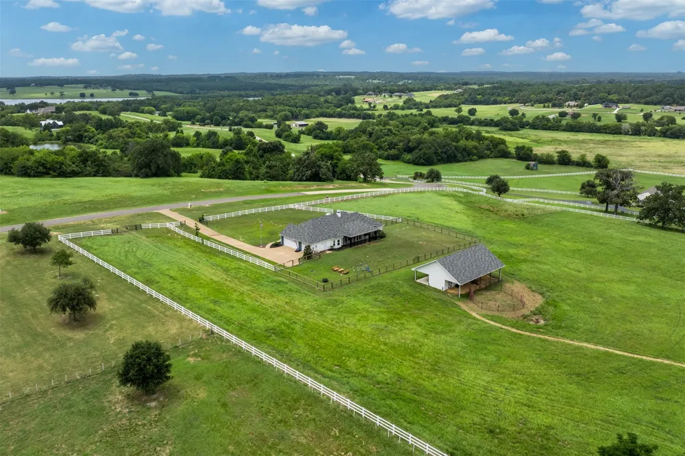 6870 Shore Crest Way Athens, TX 75752