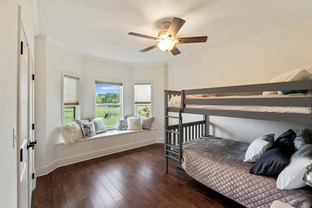 6870 Shore Crest Way Athens, TX 75752