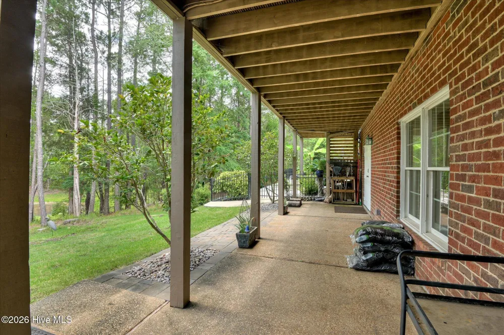 335 Crown Point Mccormick, SC 29835