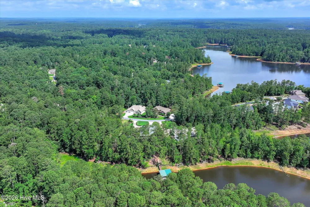 335 Crown Point Mccormick, SC 29835