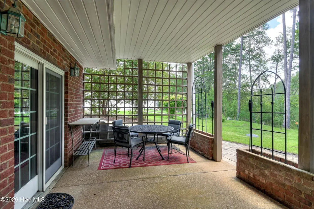 335 Crown Point Mccormick, SC 29835