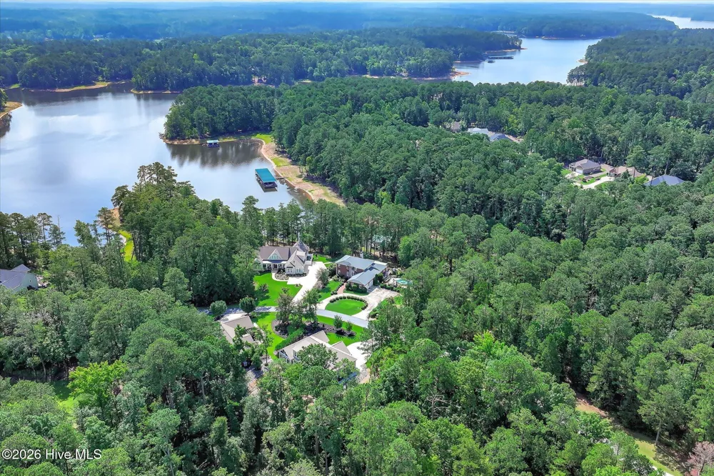 335 Crown Point Mccormick, SC 29835
