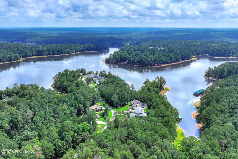 335 Crown Point Mccormick, SC 29835