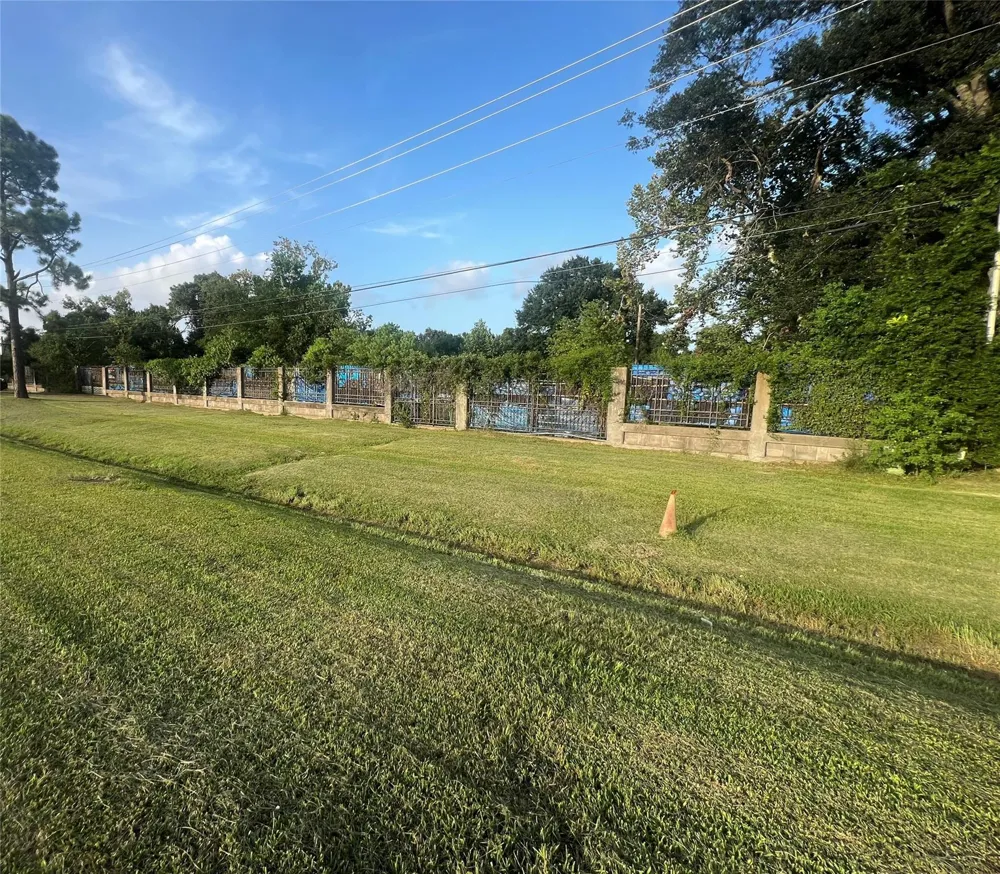 2005 S Highway 288b Angleton, TX 77515