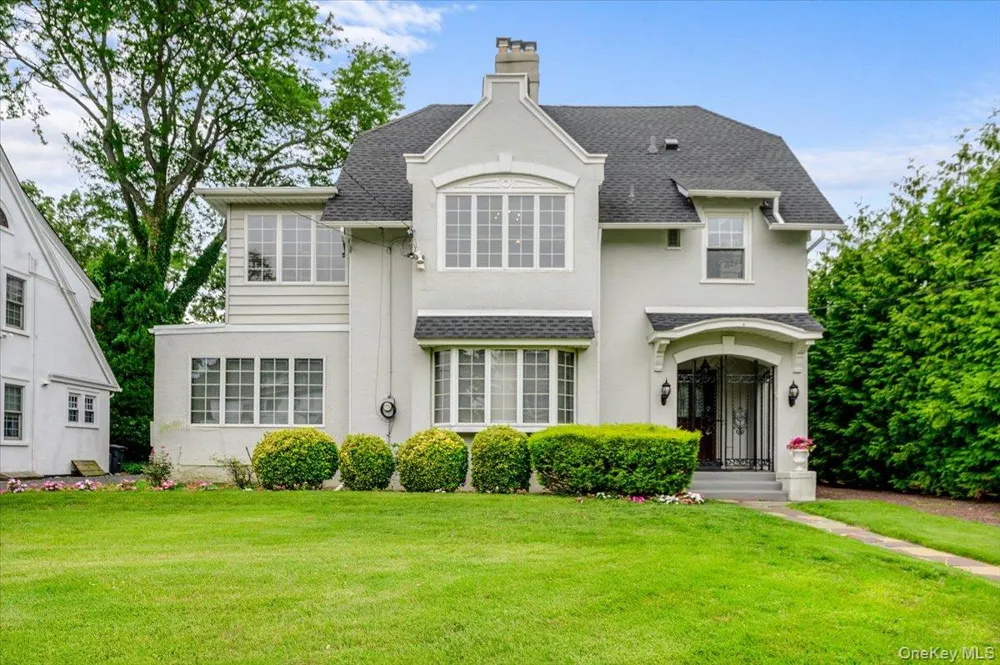 119 Pine Street Woodmere, NY 11598