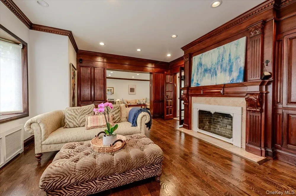 119 Pine Street Woodmere, NY 11598