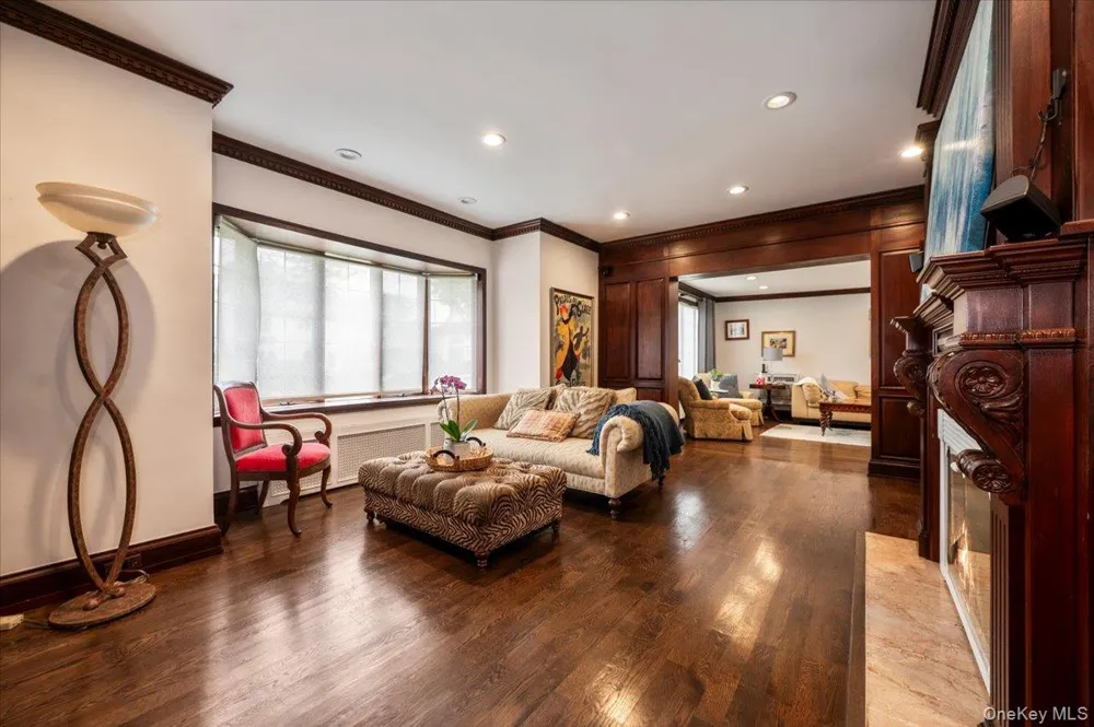 119 Pine Street Woodmere, NY 11598