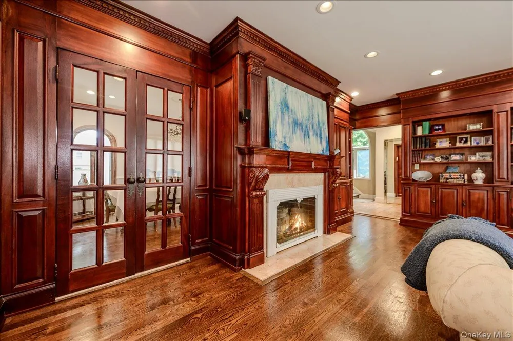 119 Pine Street Woodmere, NY 11598