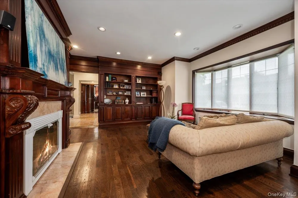 119 Pine Street Woodmere, NY 11598