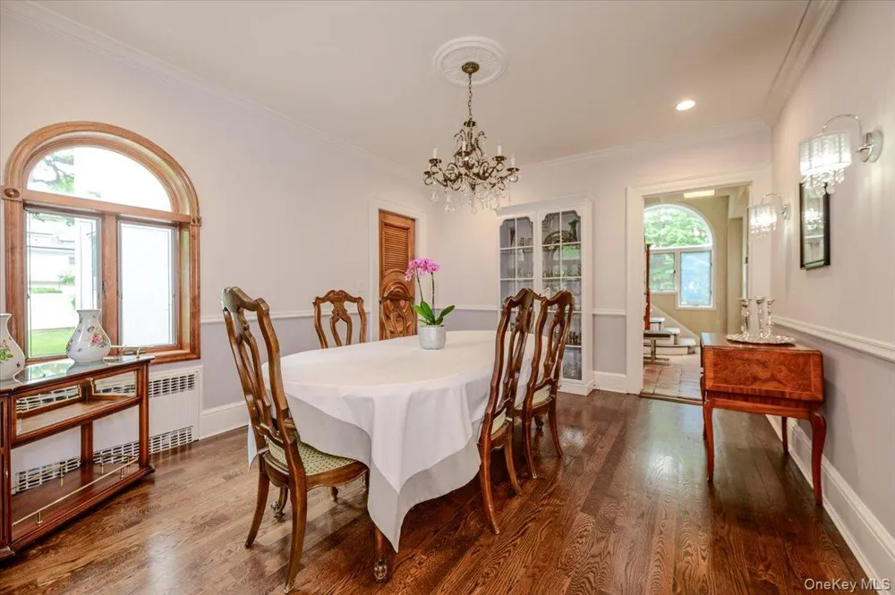 119 Pine Street Woodmere, NY 11598
