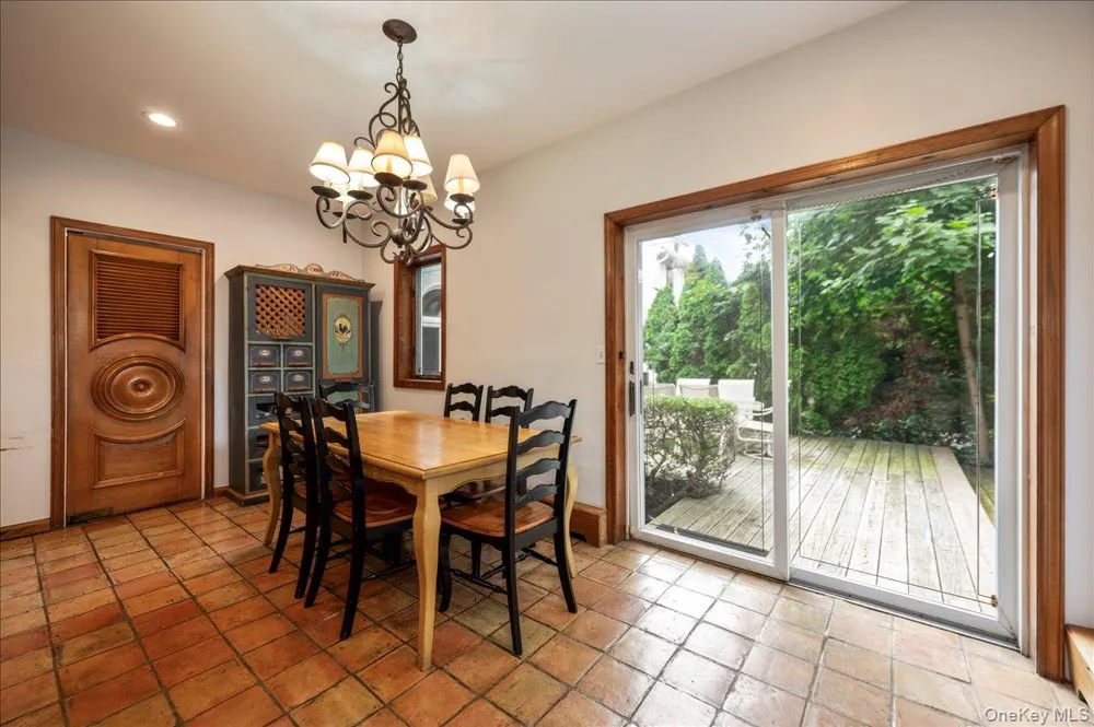119 Pine Street Woodmere, NY 11598