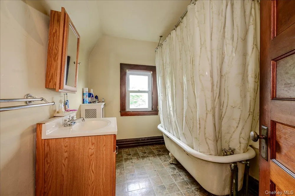 119 Pine Street Woodmere, NY 11598