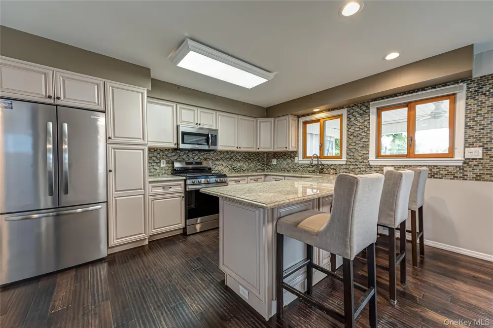 15 West Boulevard East Rockaway, NY 11518