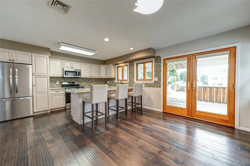 15 West Boulevard East Rockaway, NY 11518