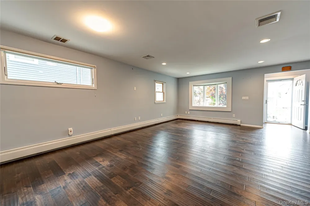 15 West Boulevard East Rockaway, NY 11518