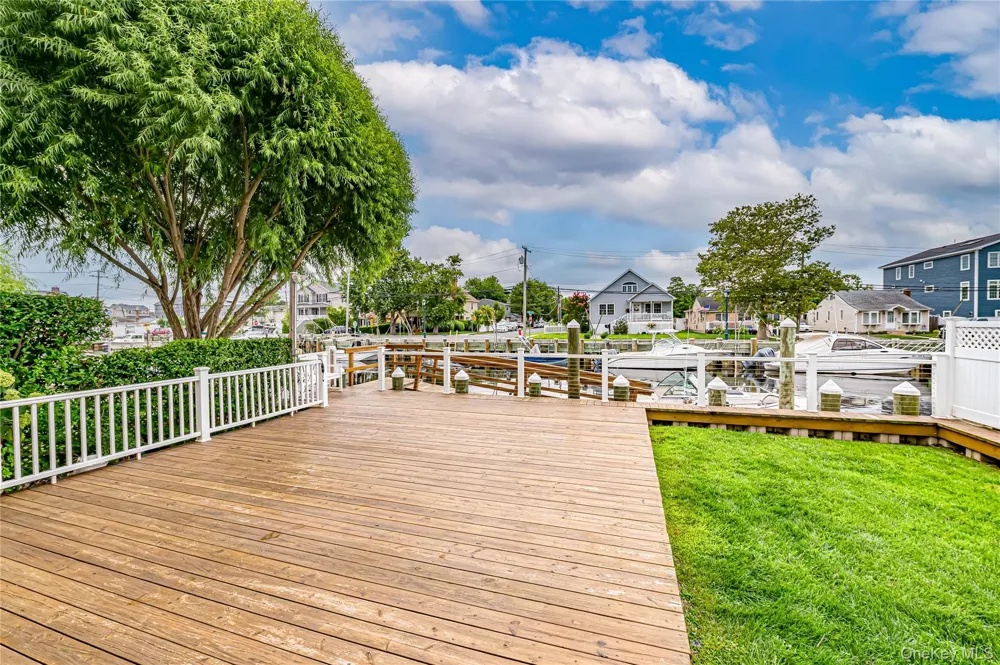 15 West Boulevard East Rockaway, NY 11518