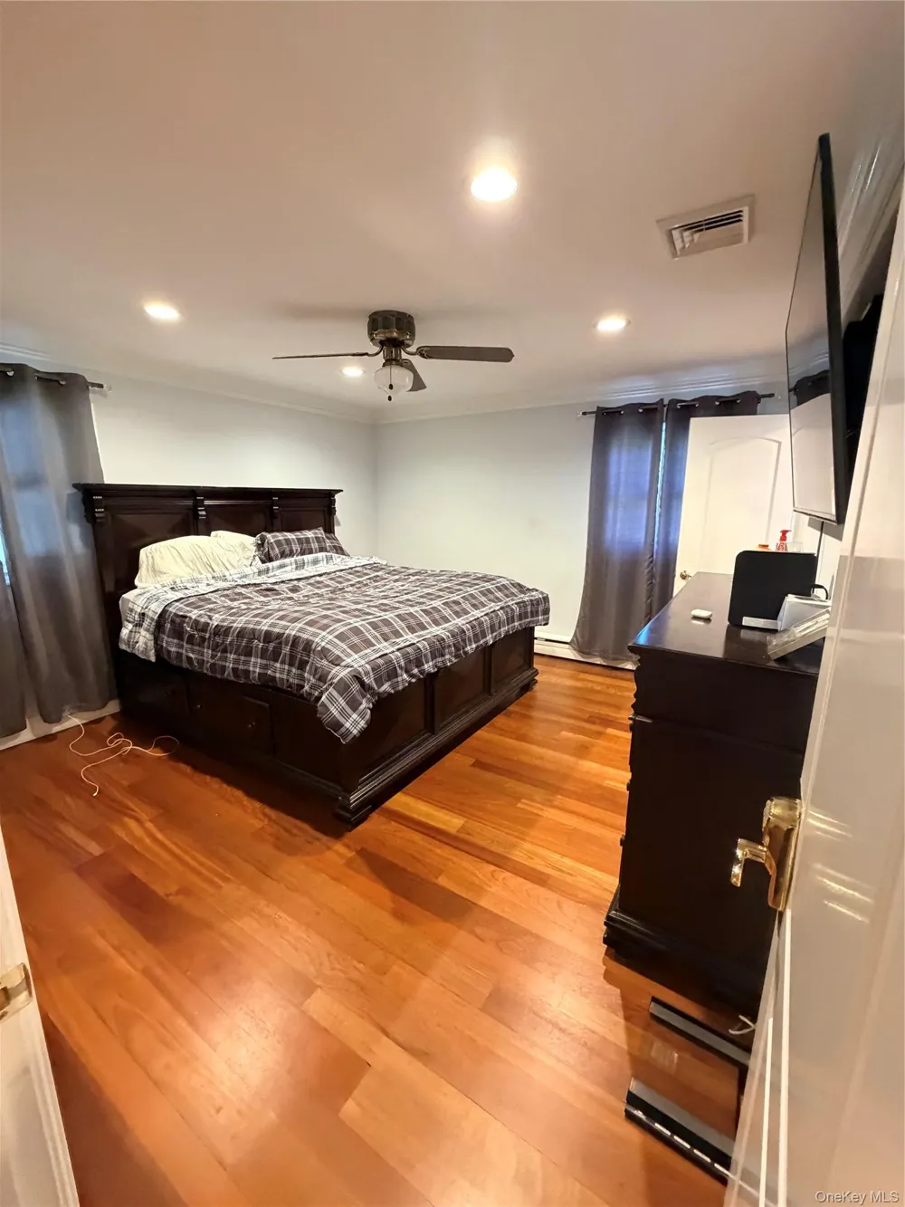 364 Lockwood Drive Shirley, NY 11967