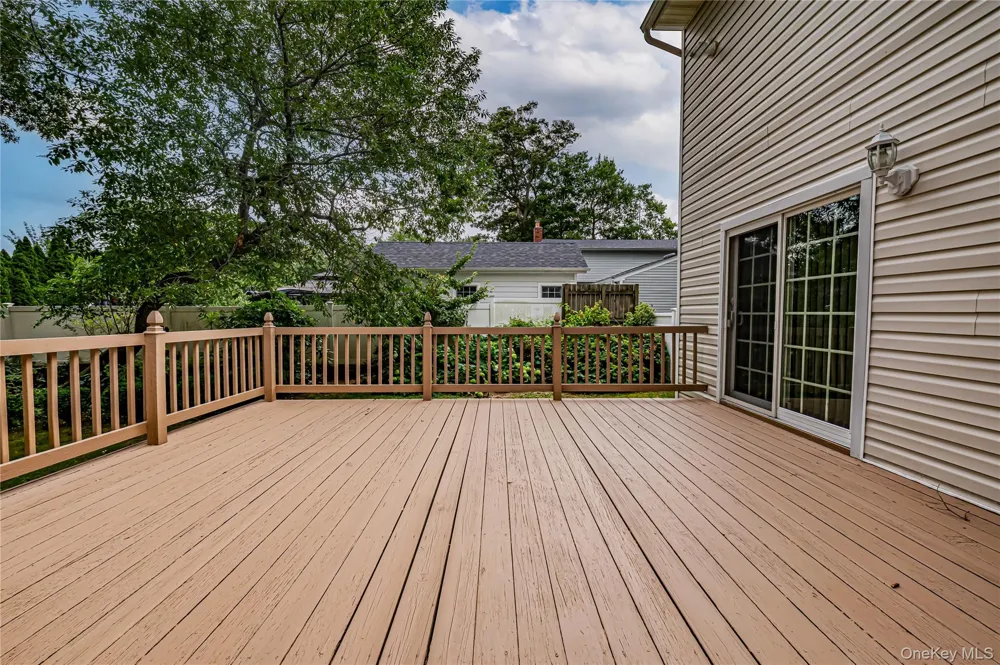 15 Washington Avenue Miller Place, NY 11764
