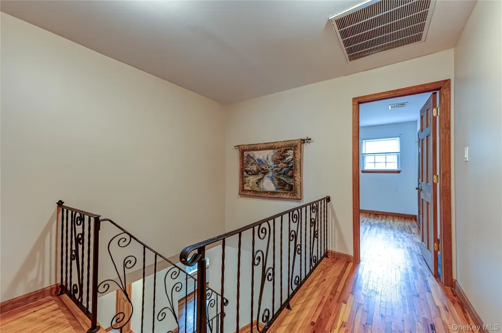 15 Washington Avenue Miller Place, NY 11764