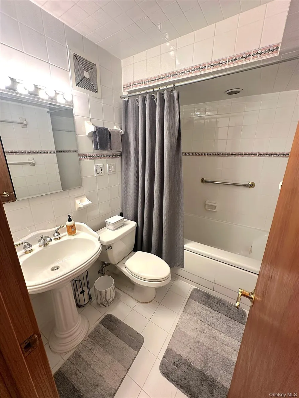 725 Miller Avenue #220 Freeport, NY 11520