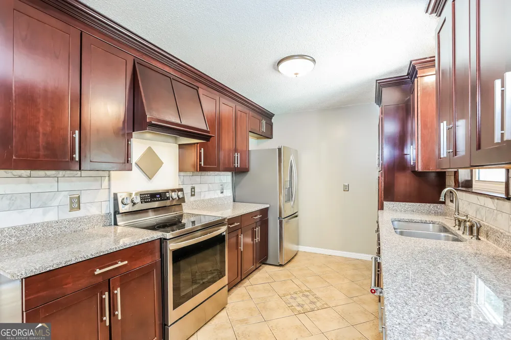 805 Ketch CT Hinesville, GA 31313
