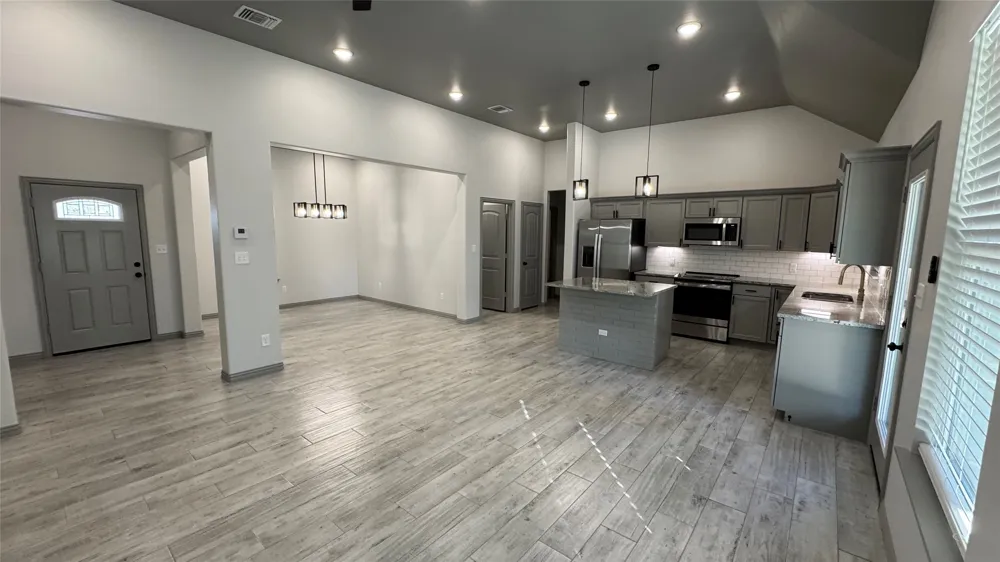 207 S 4th Celeste, TX 75423
