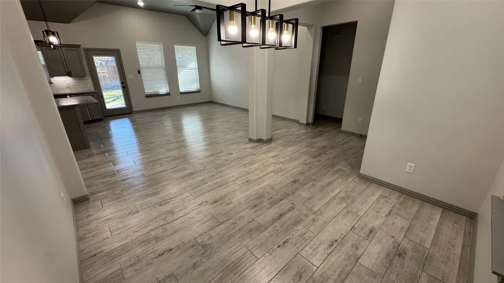 207 S 4th Celeste, TX 75423