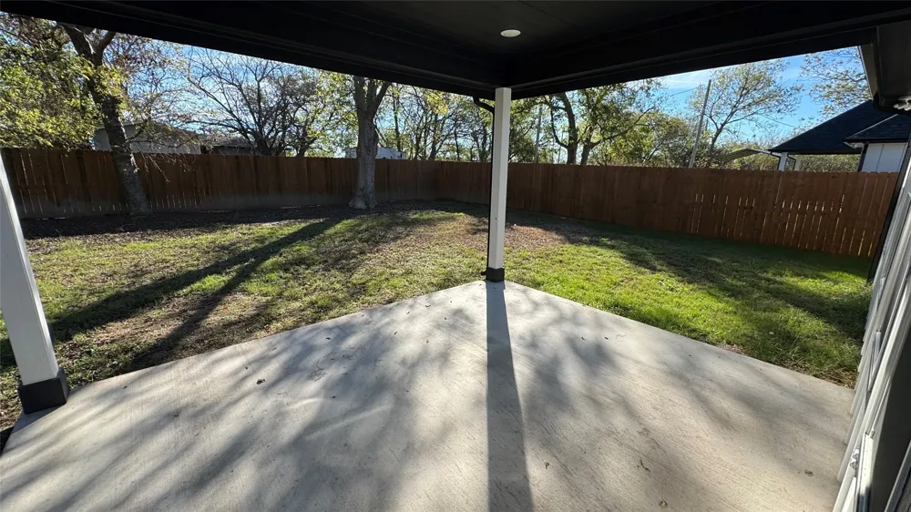 207 S 4th Celeste, TX 75423