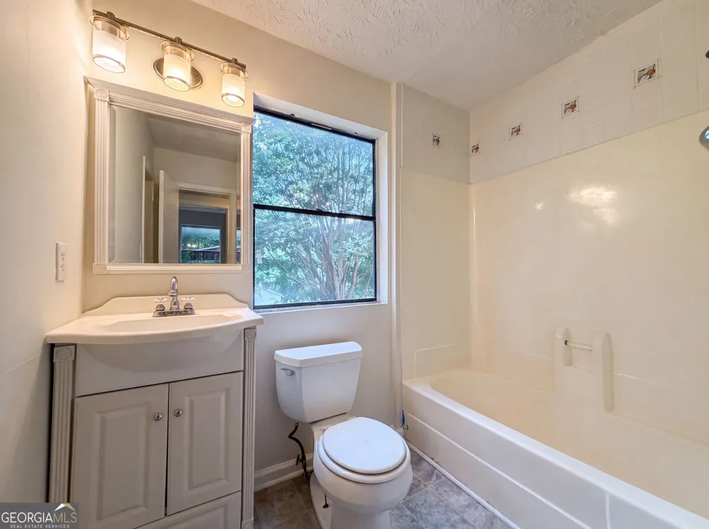 3808 Shane CT Ellenwood, GA 30294