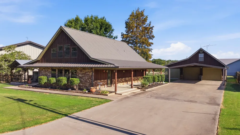 271 County Road 1559 Alba, TX 75410