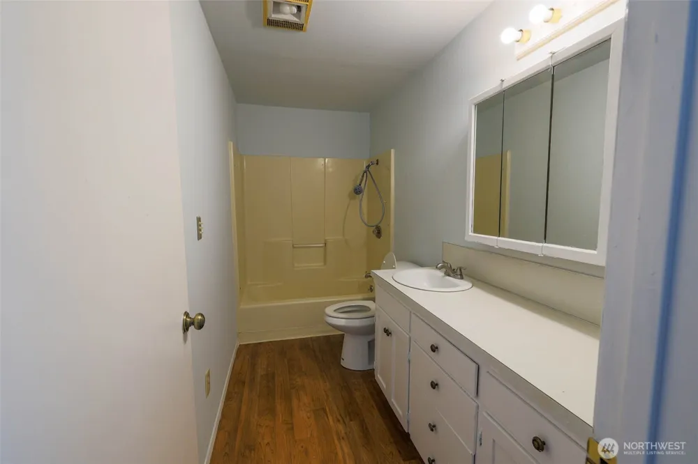 310 Melbourne Street Westport, WA 98595