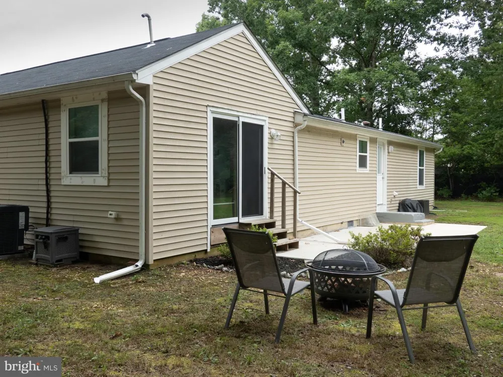 1692 VICTORY AVENUE Williamstown, NJ 08094