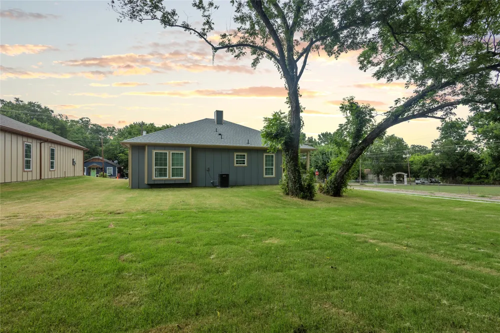 401 S 4th Street Bonham, TX 75418