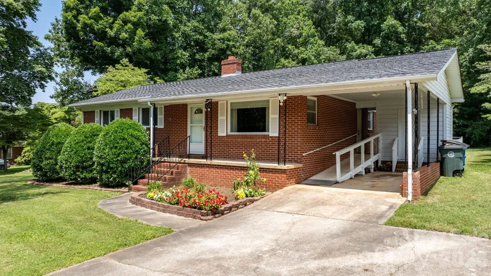 704 4th Street SW Conover, NC 28613