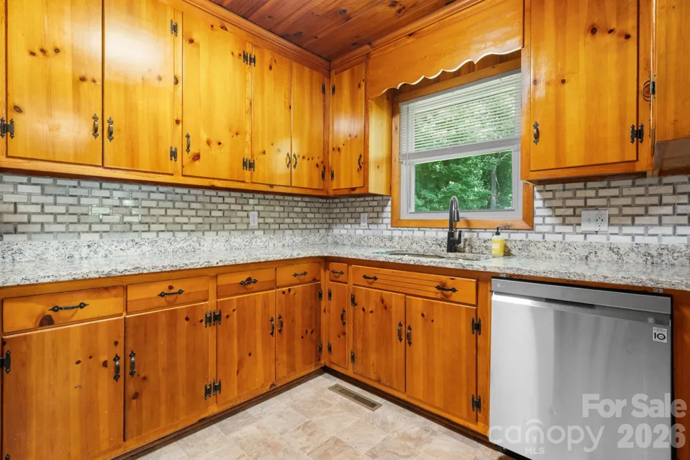 704 4th Street SW Conover, NC 28613