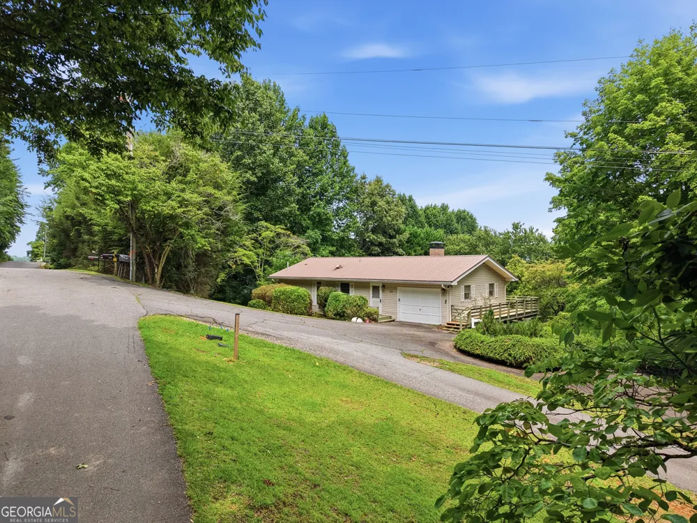 2325 Ridgecrest CIR Hiawassee, GA 30546
