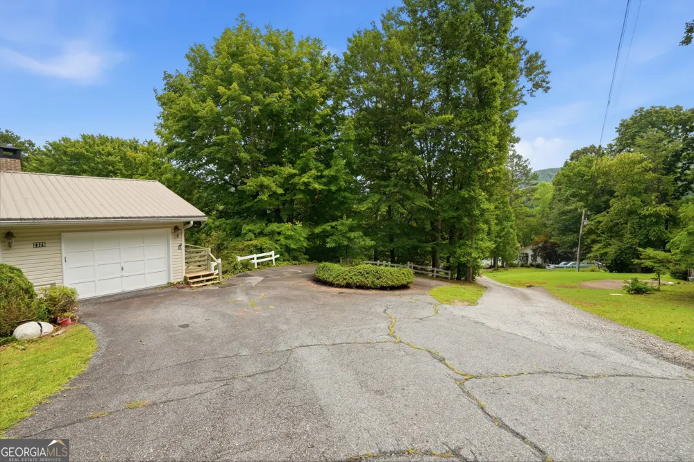 2325 Ridgecrest CIR Hiawassee, GA 30546