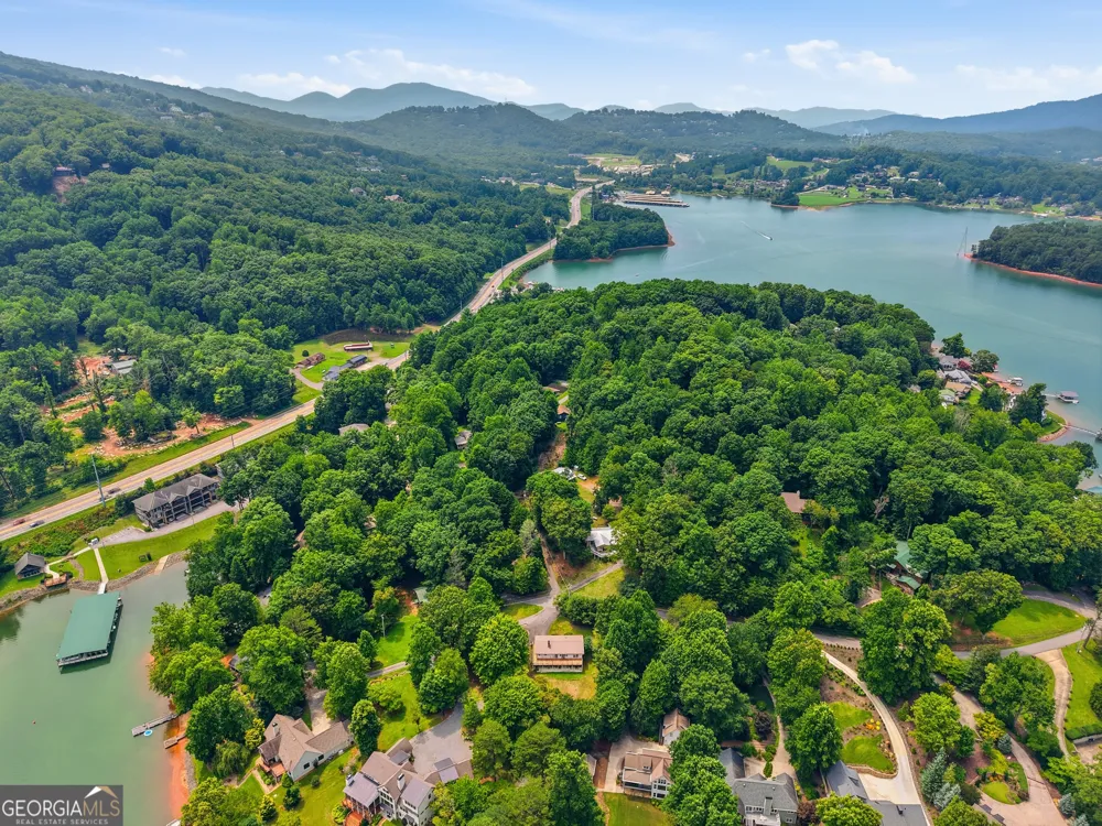 2325 Ridgecrest CIR Hiawassee, GA 30546