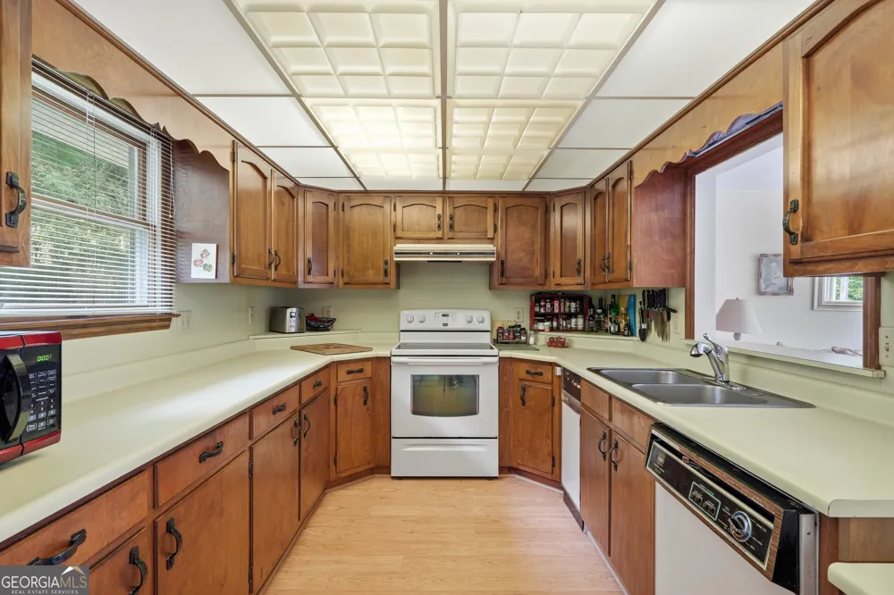 2325 Ridgecrest CIR Hiawassee, GA 30546