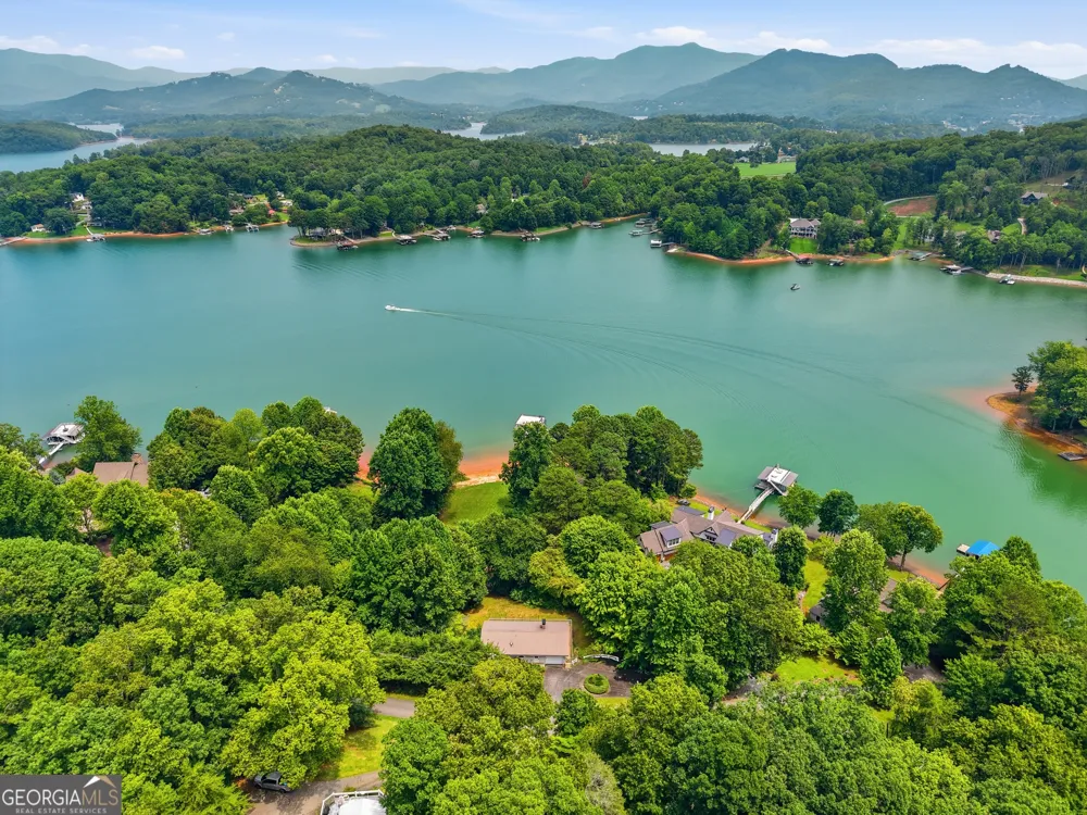 2325 Ridgecrest CIR Hiawassee, GA 30546