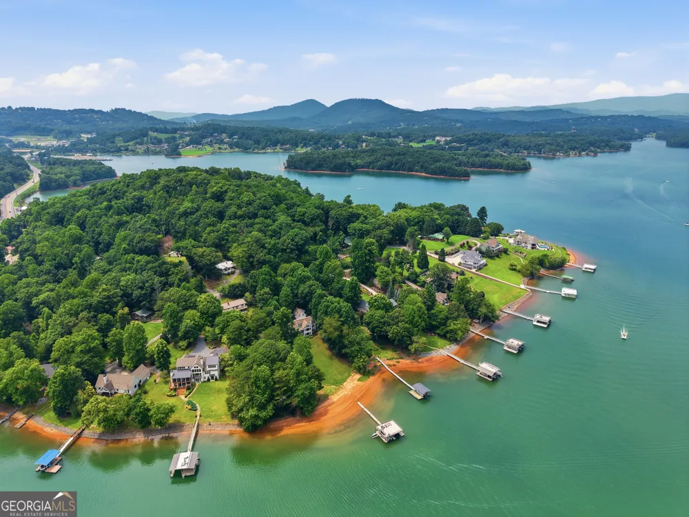 2325 Ridgecrest CIR Hiawassee, GA 30546