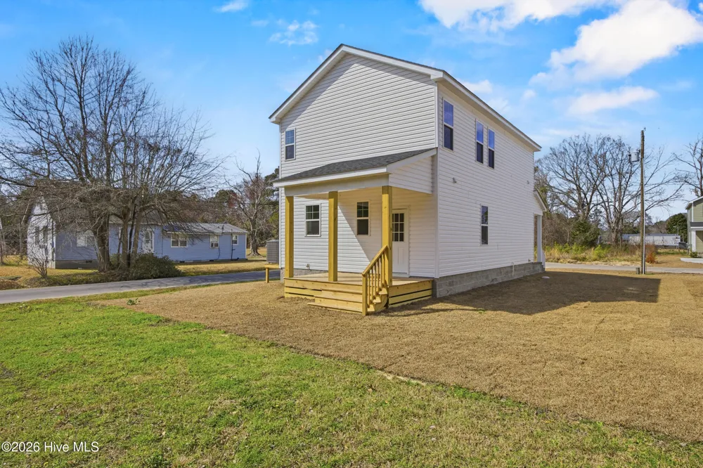 711 W Hayes Street Burgaw, NC 28425