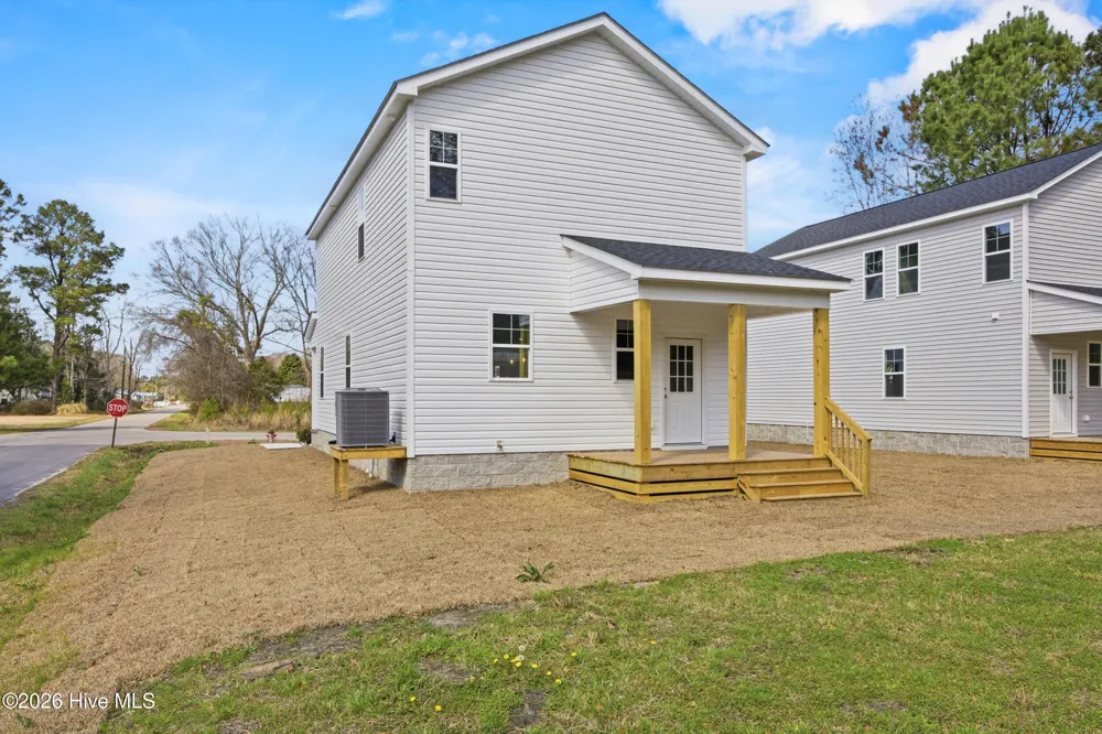 711 W Hayes Street Burgaw, NC 28425